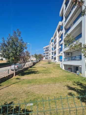 Kuşadası Merkeze Yakın Havuzlu Sitede Deniz Manzaralı 3+1 Daire 