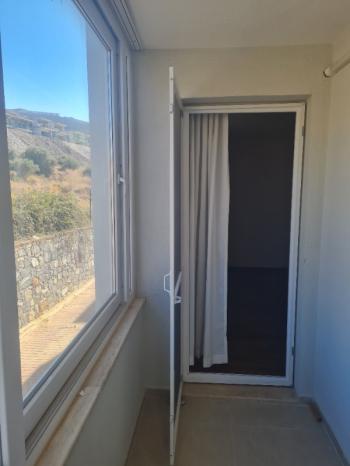 Kuşadası Merkeze Yakın Havuzlu Sitede Deniz Manzaralı 3+1 Daire 
