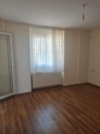 Kuşadası Merkeze Yakın Havuzlu Sitede Deniz Manzaralı 3+1 Daire 
