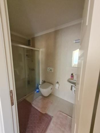 Kuşadası Merkeze Yakın Havuzlu Sitede Deniz Manzaralı 3+1 Daire 