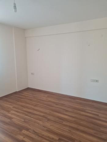 Kuşadası Merkeze Yakın Havuzlu Sitede Deniz Manzaralı 3+1 Daire 
