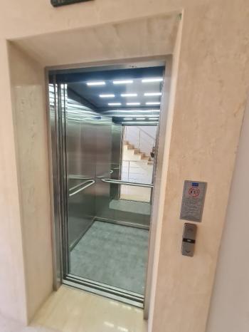 Kuşadası Merkeze Yakın Havuzlu Sitede Deniz Manzaralı 3+1 Daire 
