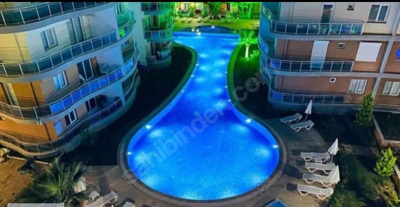 KUŞADASINDA HAVUZLU SİTEDE 1+1 DAİRE