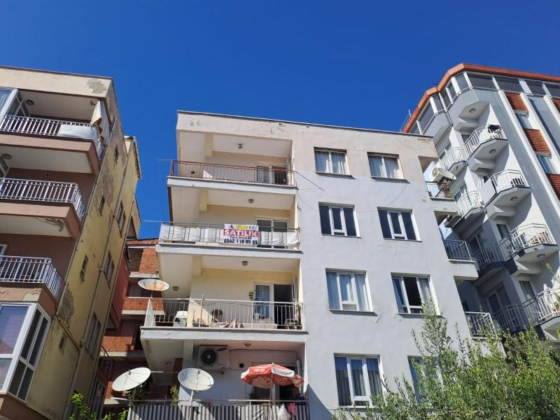 KUŞADASI ÇARŞI MERKEZDE KATTA TEK DAİRE 