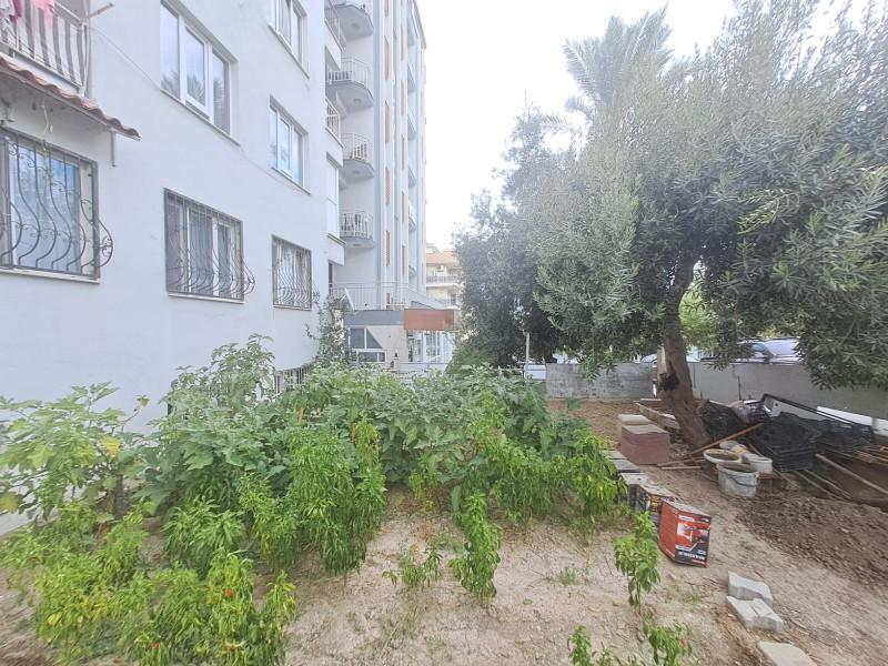 KUŞADASI ÇARŞI MERKEZDE KATTA TEK DAİRE 