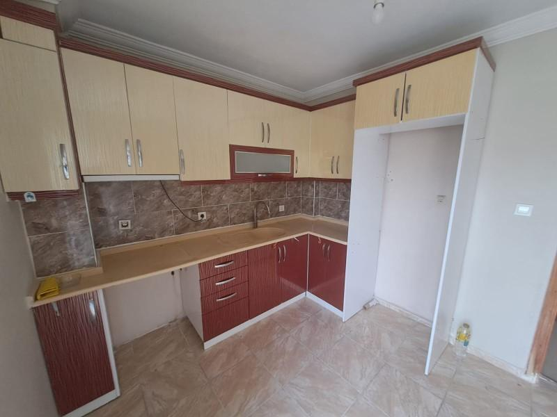 KUŞADASI ÇARŞI MERKEZDE KATTA TEK DAİRE 