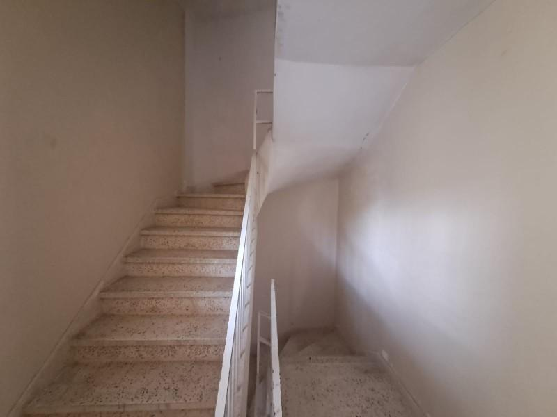 KUŞADASI ÇARŞI MERKEZDE KATTA TEK DAİRE 