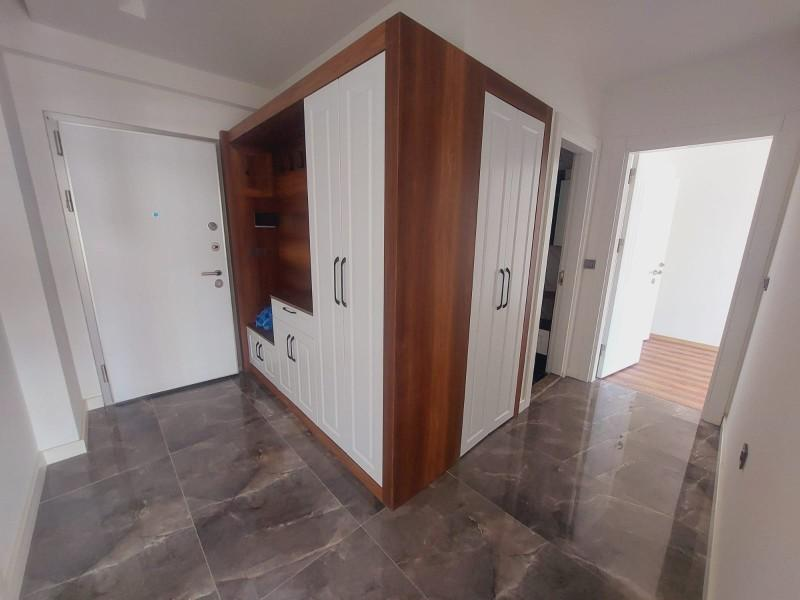Havuzlu sitede yeni masrafsız daire