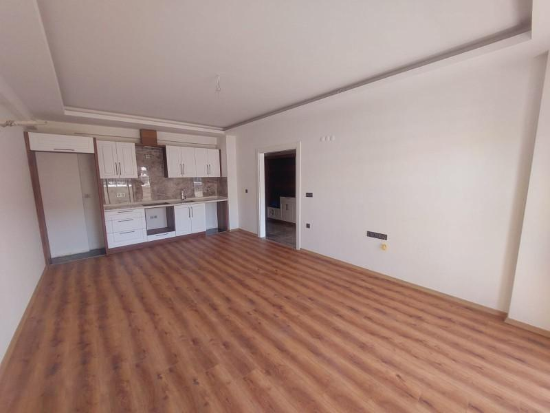 Havuzlu sitede yeni masrafsız daire