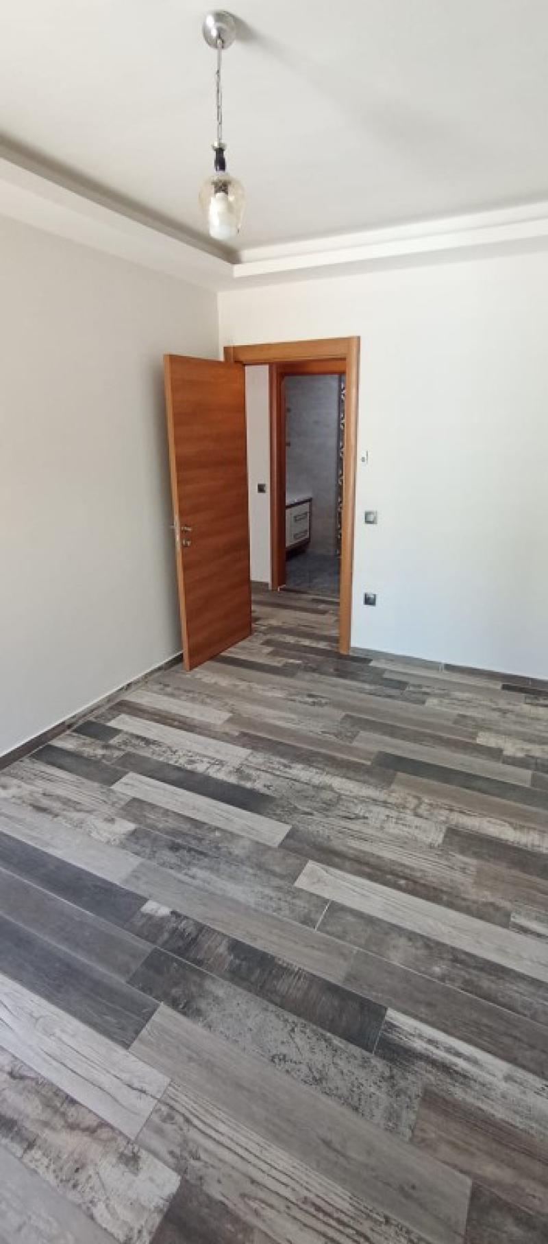 Havuzlu sitede yerden ısıtmalı rezidans daire