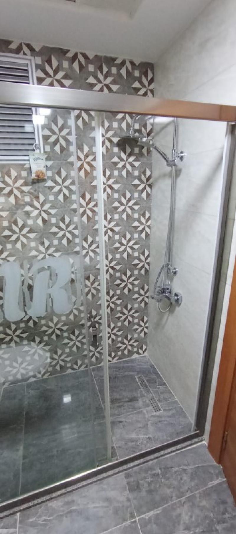 Havuzlu sitede yerden ısıtmalı rezidans daire
