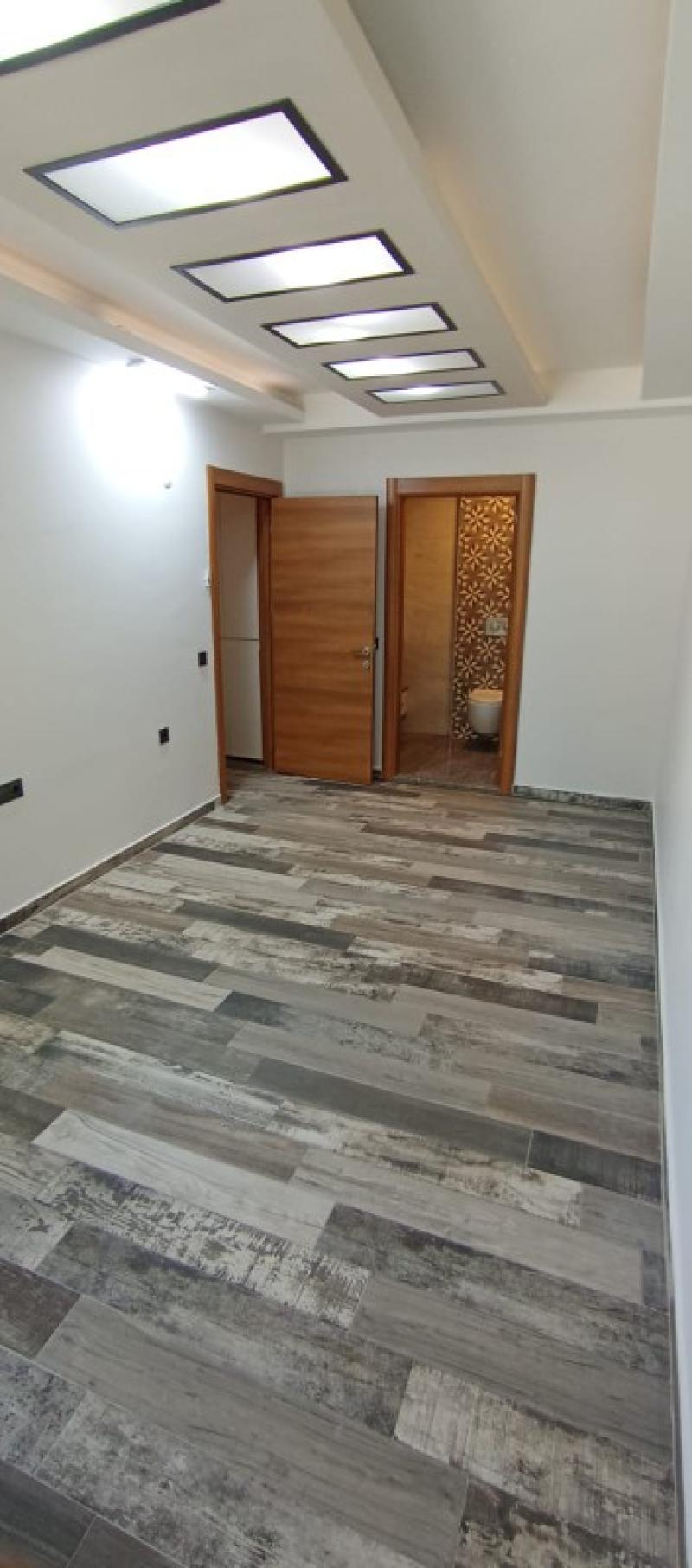 Havuzlu sitede yerden ısıtmalı rezidans daire