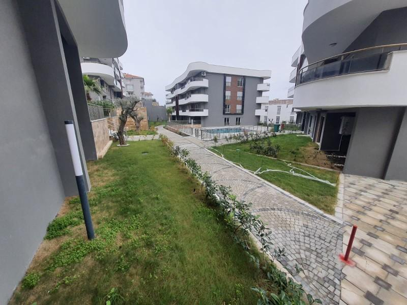 Havuzlu sitede yerden ısıtmalı 2+1 daire