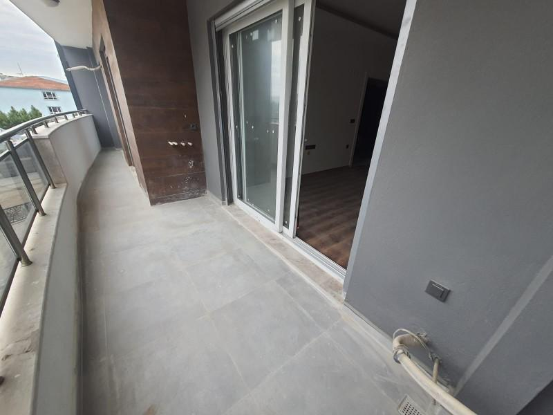 Havuzlu sitede yerden ısıtmalı 2+1 daire