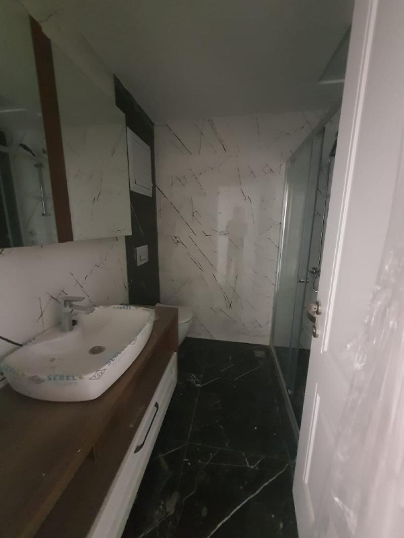 Havuzlu sitede yerden ısıtmalı 2+1 daire