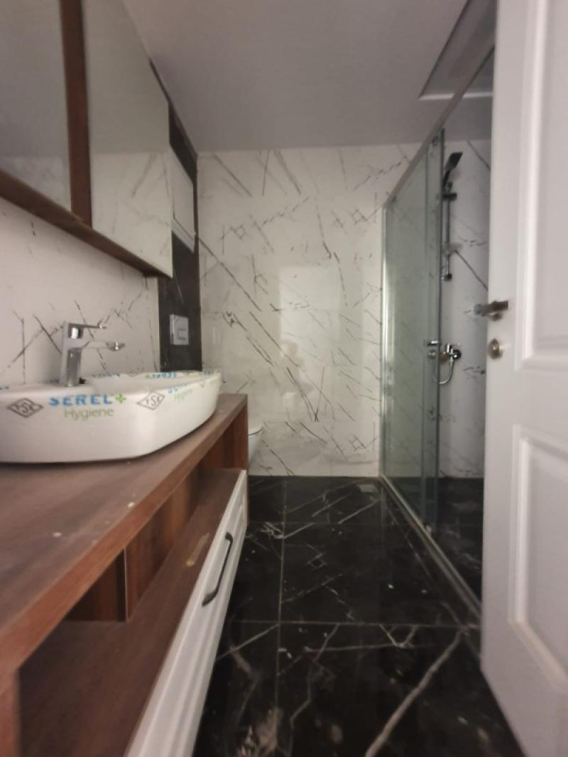 Havuzlu sitede yerden ısıtmalı 2+1 daire