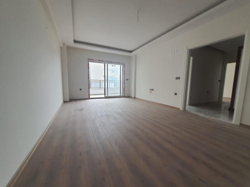 Havuzlu sitede yerden ısıtmalı 2+1 daire