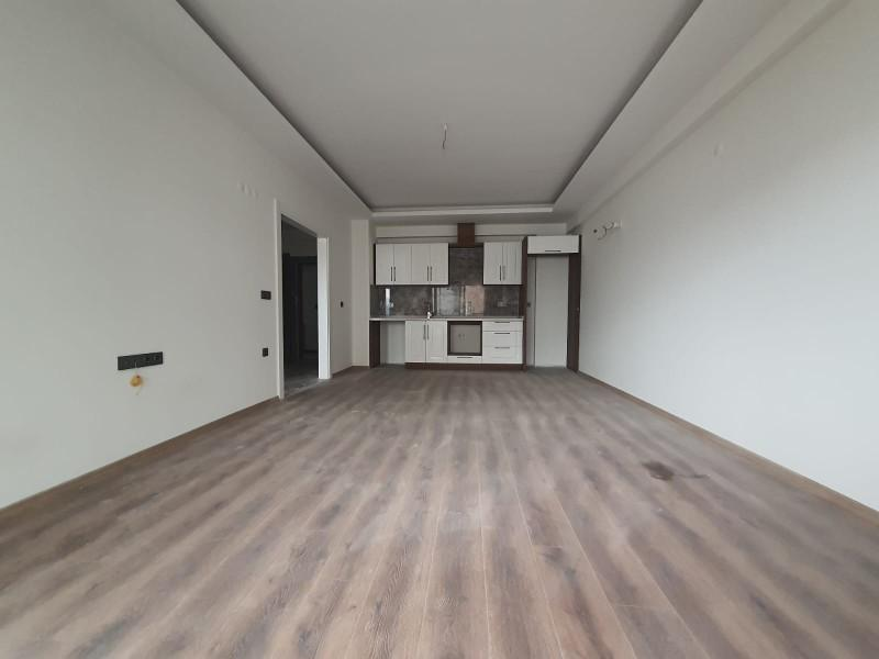 Havuzlu sitede yerden ısıtmalı 2+1 daire