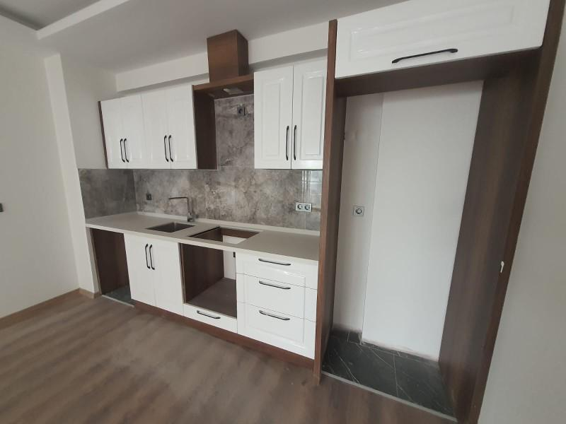 Havuzlu sitede yerden ısıtmalı 2+1 daire