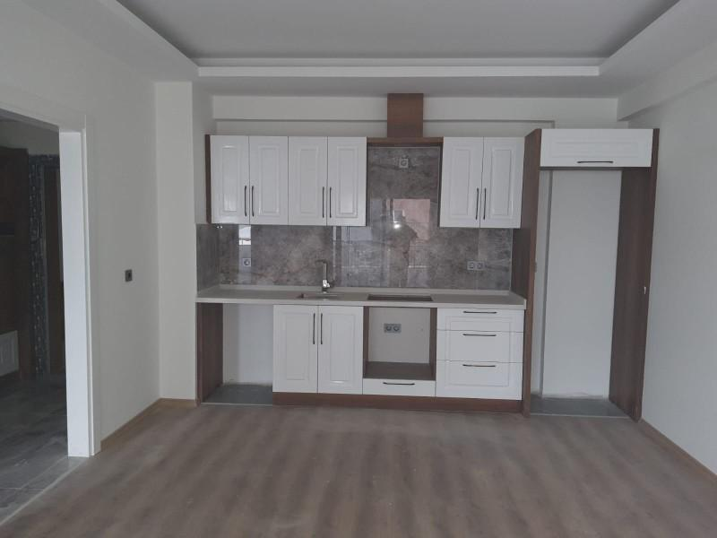 Havuzlu sitede yerden ısıtmalı 2+1 daire
