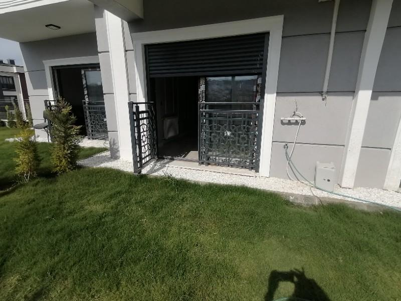 KUŞADASI'NDA BAHÇESİ TAPUYA İŞLİ SIFIR DAİRE