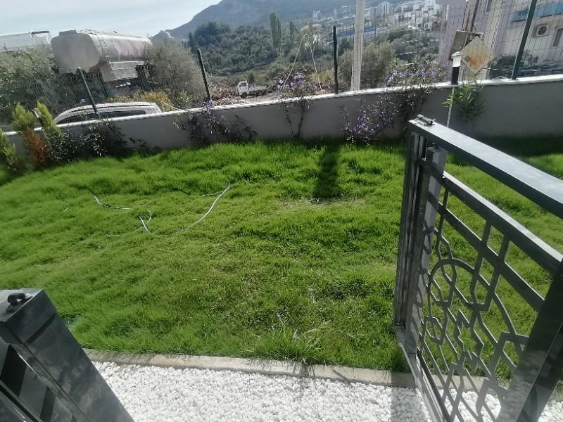 KUŞADASI'NDA BAHÇESİ TAPUYA İŞLİ SIFIR DAİRE