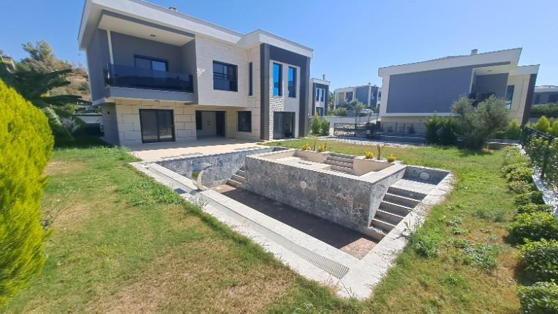 4+1 ozel havuzlu villa