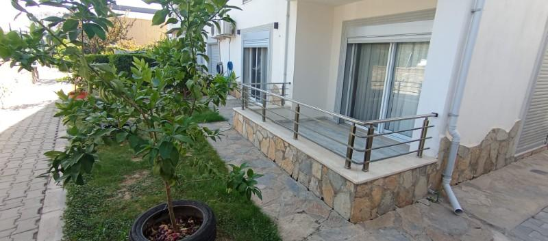 Kuşadası havuzlu sitede eşyalı kiralık daire