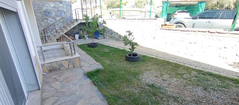 Kuşadası havuzlu sitede eşyalı kiralık daire