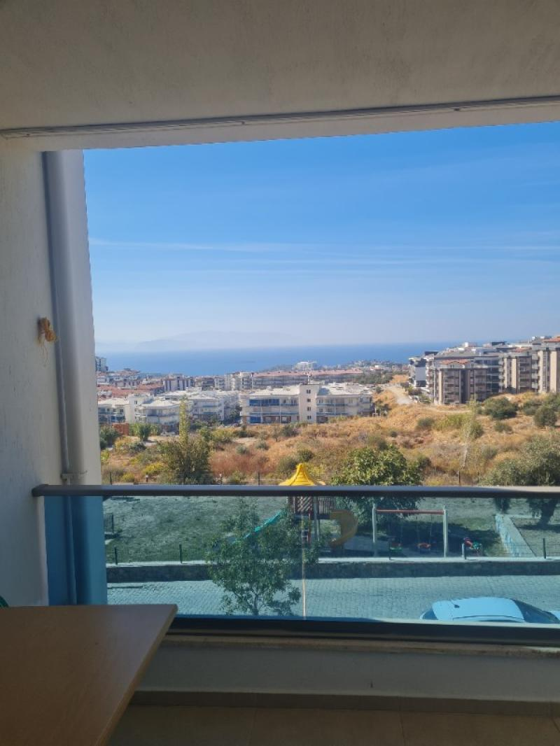 Kuşadası Merkeze Yakın Havuzlu Sitede Deniz Manzaralı 3+1 Daire 