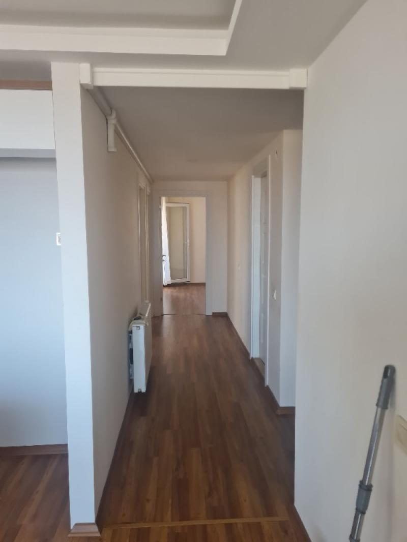 Kuşadası Merkeze Yakın Havuzlu Sitede Deniz Manzaralı 3+1 Daire 