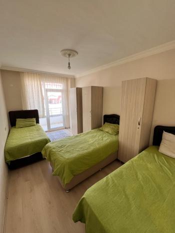 ÜNİVERSİTE BÖLGESİNDE KİRALIK EŞYALI 1+1 DAİRE