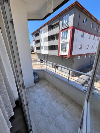 ÜNİVERSİTE BÖLGESİNDE KİRALIK EŞYALI 1+1 DAİRE