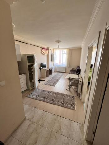 ÜNİVERSİTE BÖLGESİNDE KİRALIK EŞYALI 1+1 DAİRE