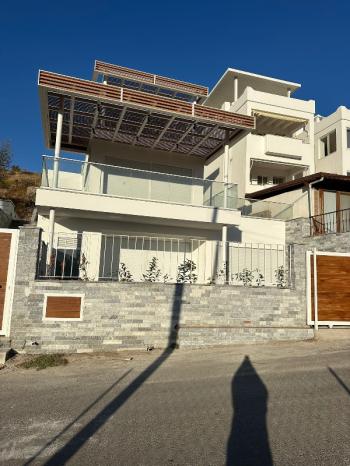 Tayman'dan Akyarlar'da Şahane Deniz Manzaralı yeni 4+1 Villa