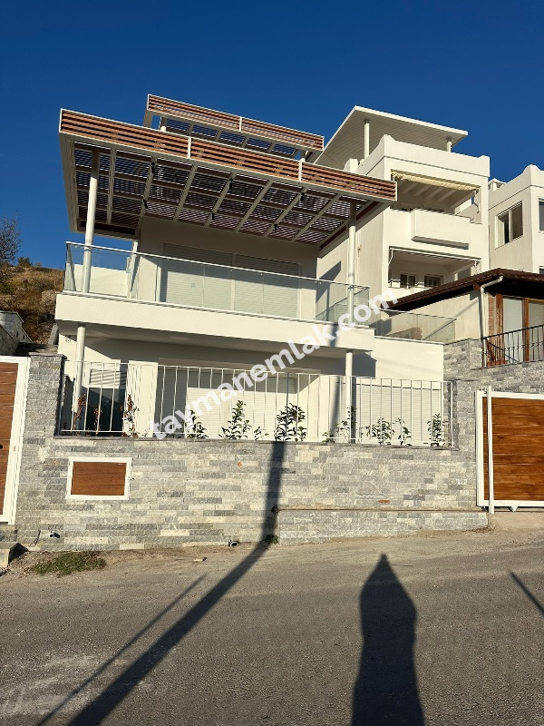 Tayman'dan Akyarlar'da Şahane Deniz Manzaralı yeni 4+1 Villa