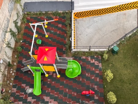 Akşemsettin Metro'ya 1 dk Site'de 5.kat Satılık Daire