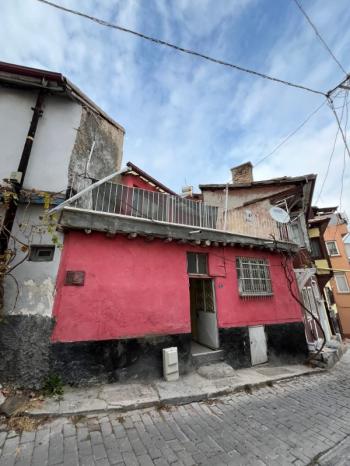 AFYON ÜÇOK EMLAKTAN BURMALI MAH DA SATILIK 5+1 BAKIMLI MÜSTAKİL EV