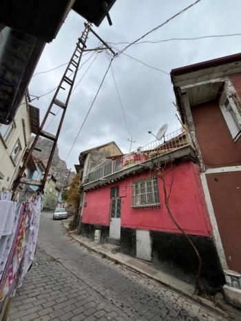 AFYON ÜÇOK EMLAKTAN BURMALI MAH DA SATILIK 5+1 BAKIMLI MÜSTAKİL EV