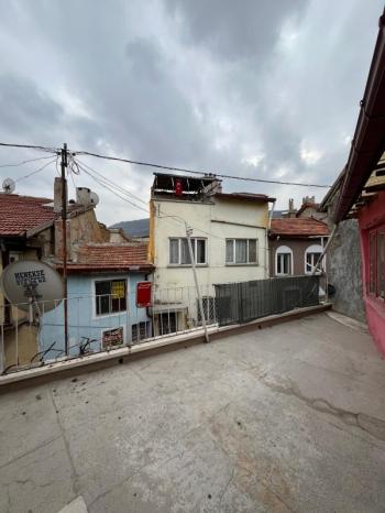 AFYON ÜÇOK EMLAKTAN BURMALI MAH DA SATILIK 5+1 BAKIMLI MÜSTAKİL EV