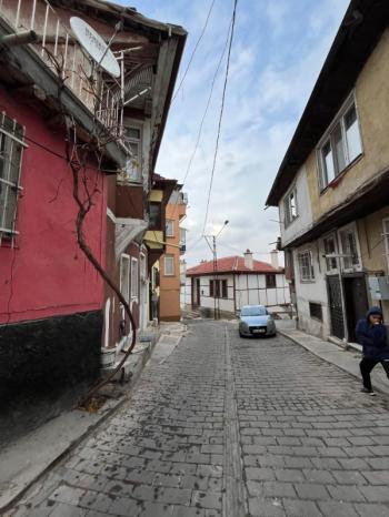 AFYON ÜÇOK EMLAKTAN BURMALI MAH DA SATILIK 5+1 BAKIMLI MÜSTAKİL EV