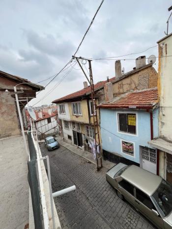 AFYON ÜÇOK EMLAKTAN BURMALI MAH DA SATILIK 5+1 BAKIMLI MÜSTAKİL EV