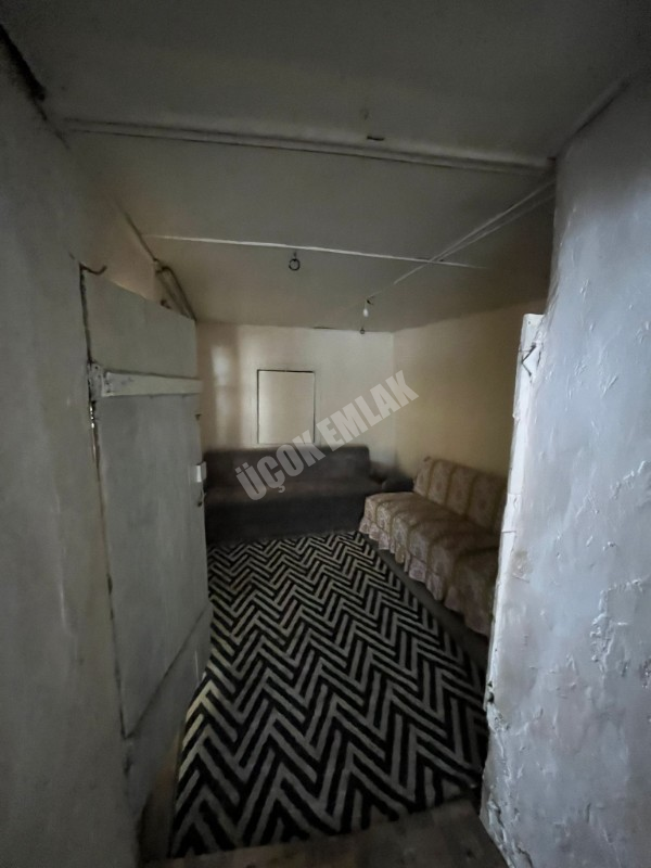 AFYON ÜÇOK EMLAKTAN BURMALI MAH DA SATILIK 5+1 BAKIMLI MÜSTAKİL EV