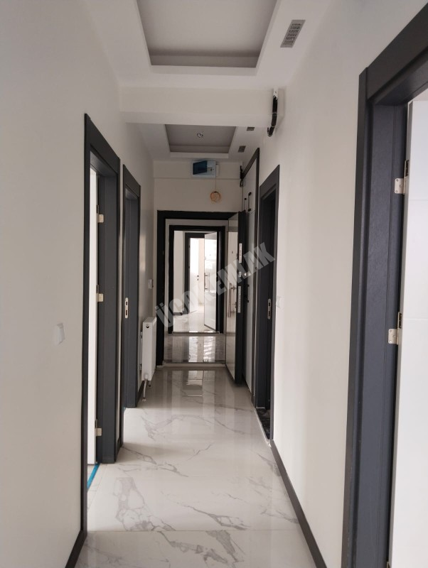 AFYON ÜÇOK EMLAKTAN HARBİŞ GAZİ MAH DA SATILIK 2+1 SIFIR DAİRELER