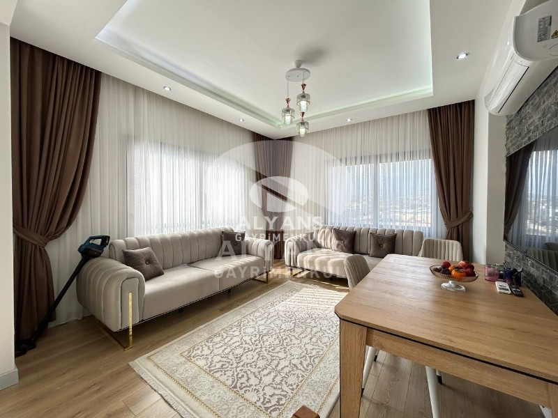 ALYANS'TAN DENİZE 300 MT FULL EŞYALI FULL SOSYAL ALANLI 2+1