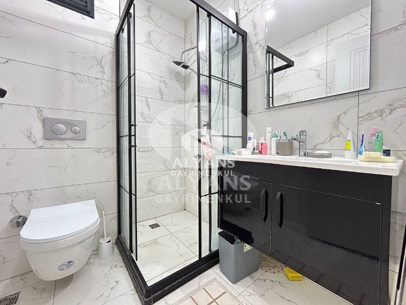 ALYANS'TAN DENİZE 300 MT FULL EŞYALI FULL SOSYAL ALANLI 2+1