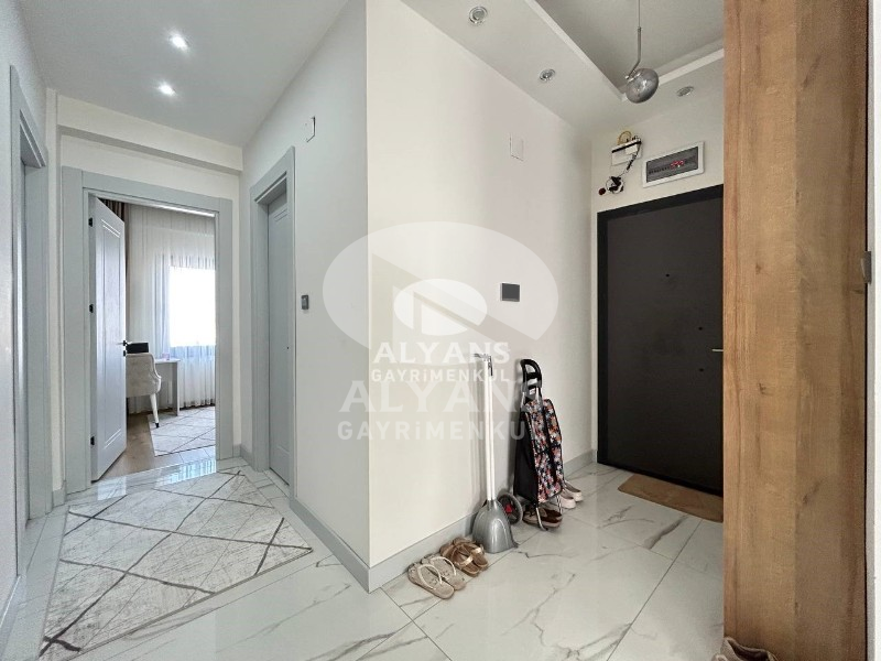 ALYANS'TAN DENİZE 300 MT FULL EŞYALI FULL SOSYAL ALANLI 2+1