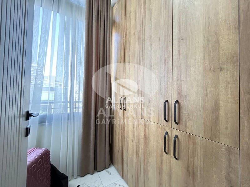 ALYANS'TAN DENİZE 300 MT FULL EŞYALI FULL SOSYAL ALANLI 2+1