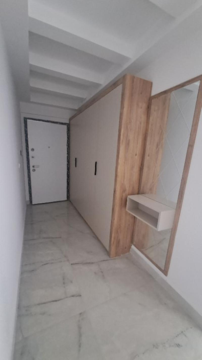 KIRAZLI YOLU UZERINDE SIFIR 3+1