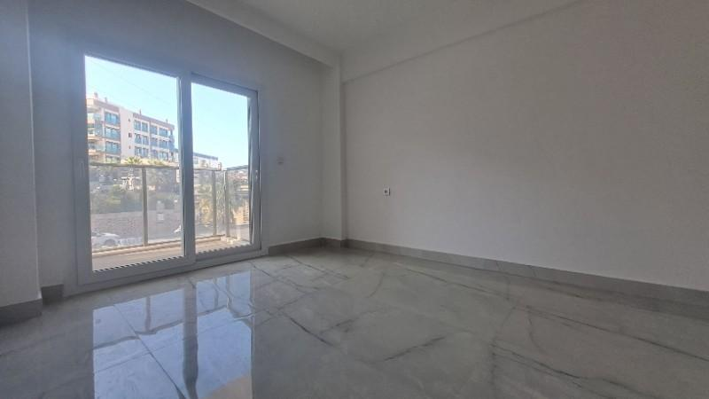 KIRAZLI YOLU UZERINDE SIFIR 3+1